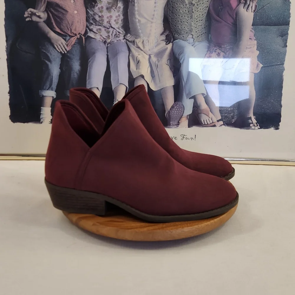 Serra Maroon Faux Suede Ankke Booties. Size 8